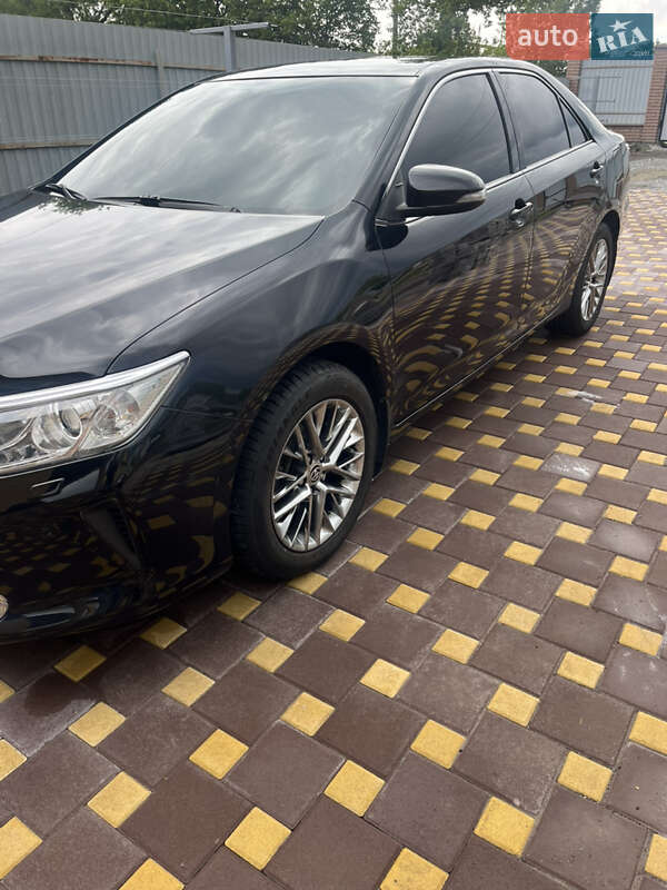 Toyota Camry (2017)