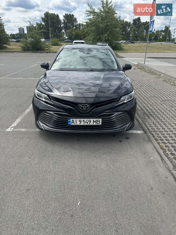 Toyota Camry (2018)