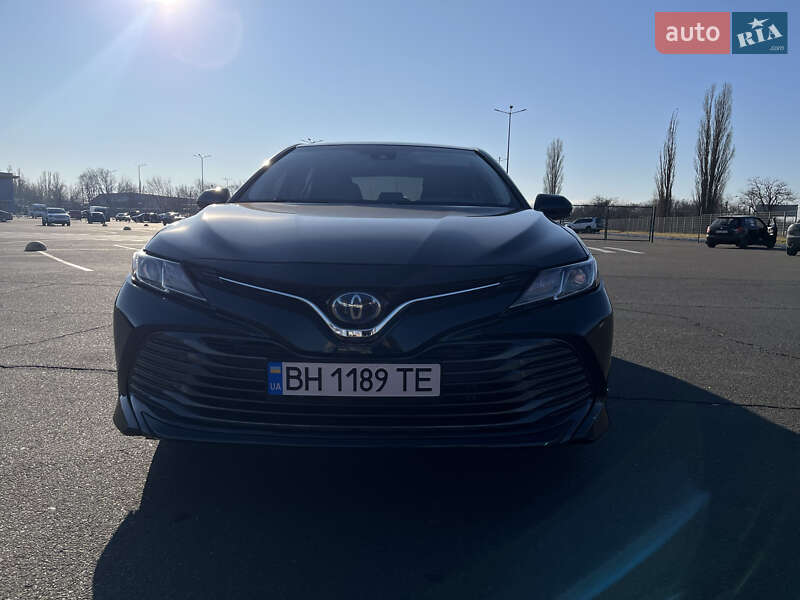 Toyota Camry (2020)