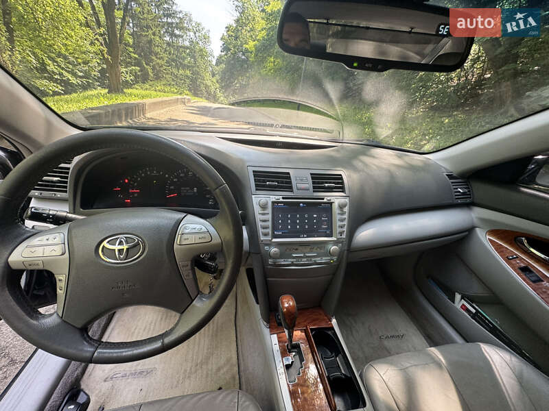 Toyota Camry (2008)