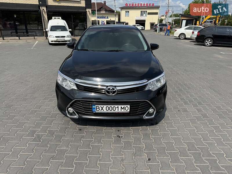 Toyota Camry (2017)