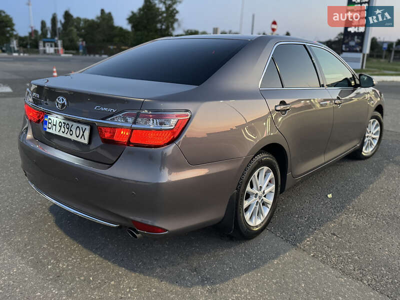Toyota Camry (2017)
