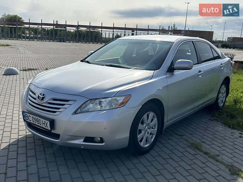 Toyota Camry (2008)