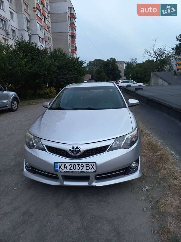 Toyota Camry (2013)