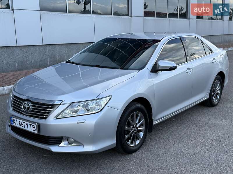 Toyota Camry (2011)