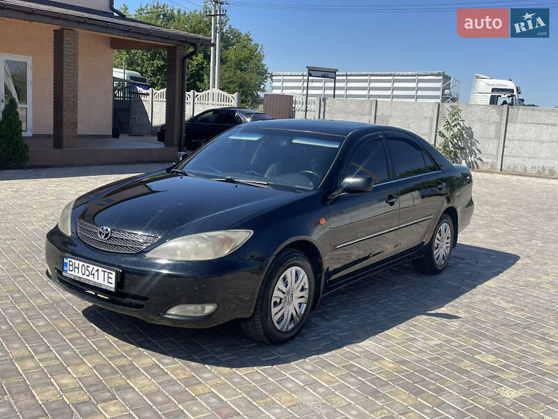 Toyota Camry (2003)
