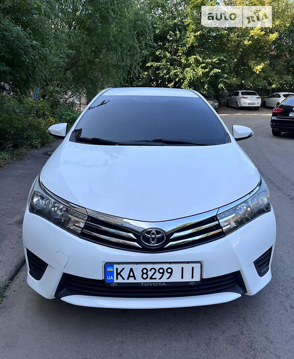 Toyota Corolla (2015)