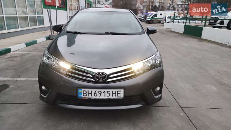 Toyota Corolla (2013)