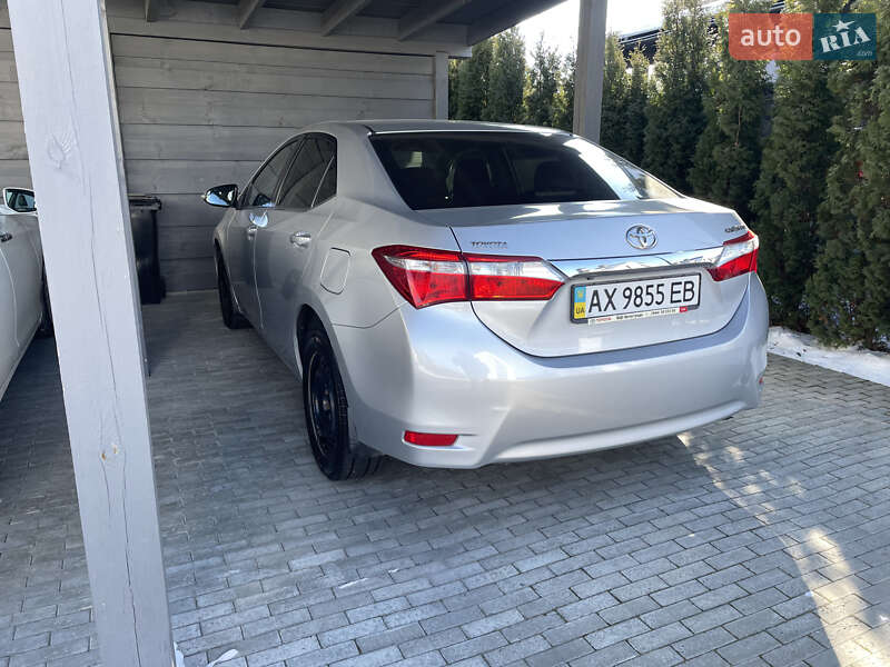 Toyota Corolla (2013)
