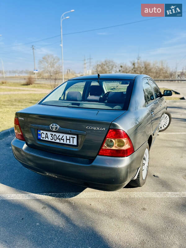 Toyota Corolla (2004)
