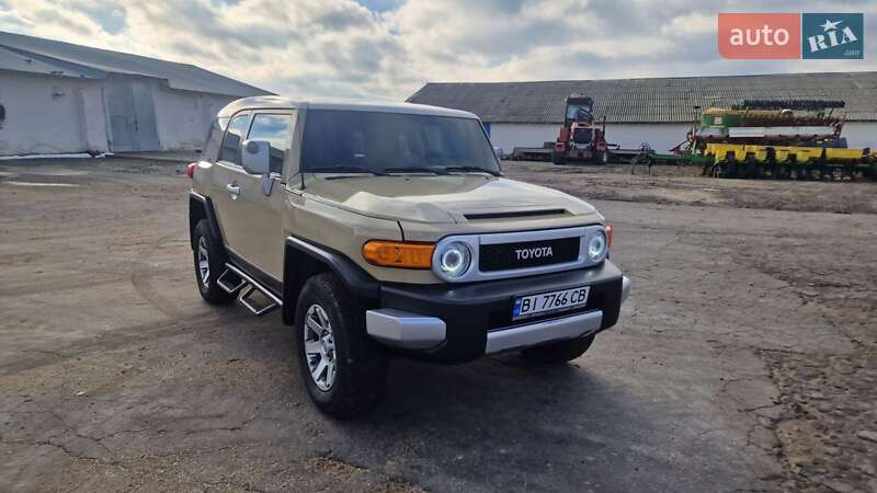 Toyota Fj cruiser (2014)