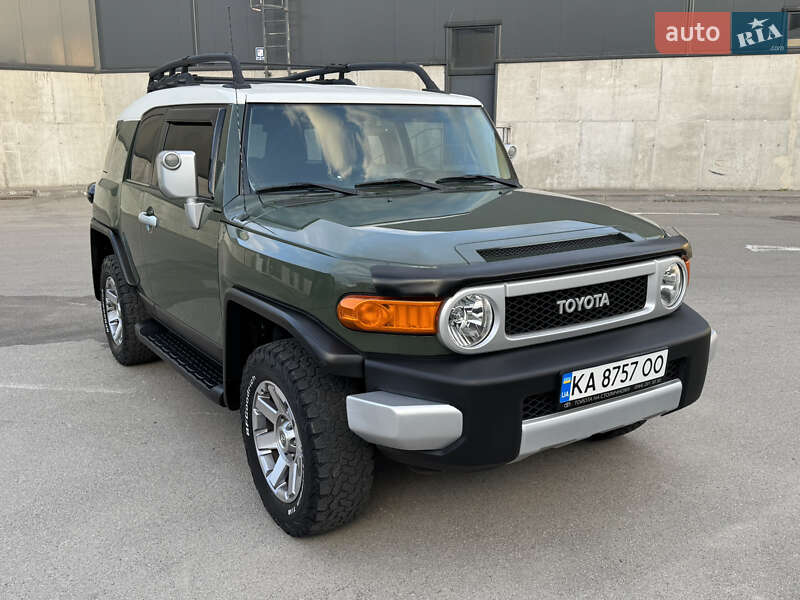 Toyota Fj cruiser (2014)