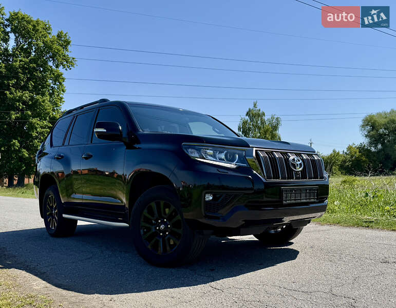 Toyota Land cruiser prado (2023)