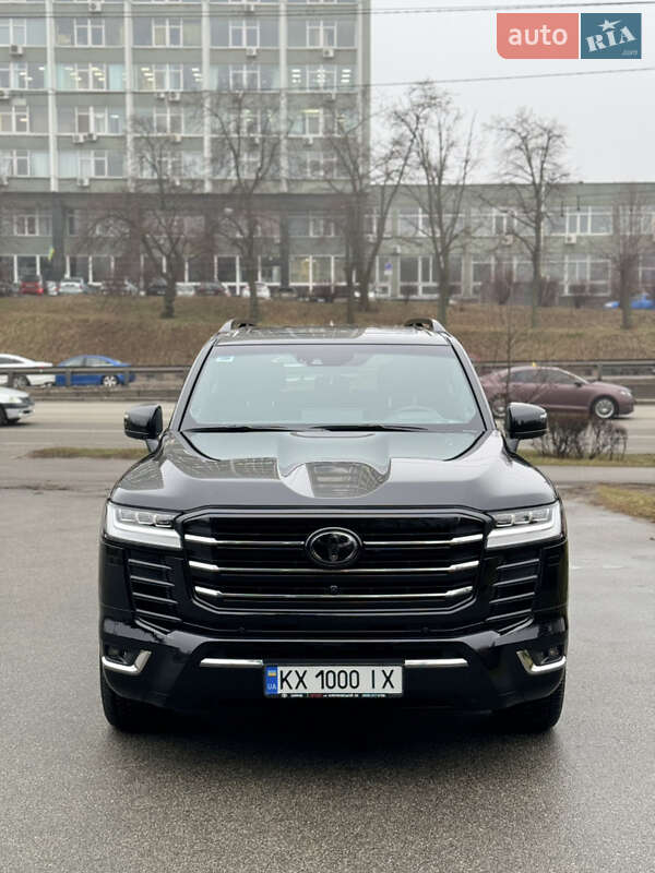 Toyota Land cruiser (2023)