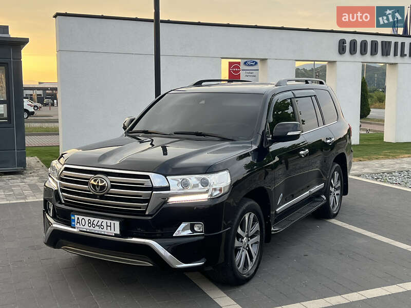 Toyota Land cruiser (2015)