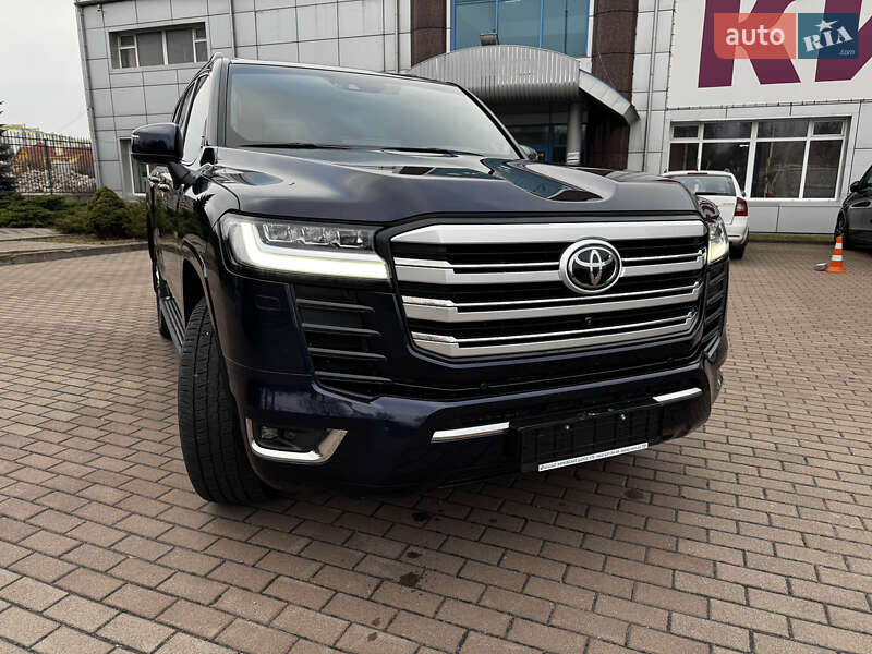 Toyota Land cruiser (2021)