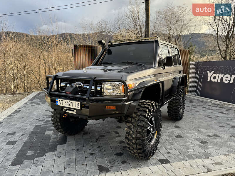 Toyota Land cruiser (2017)