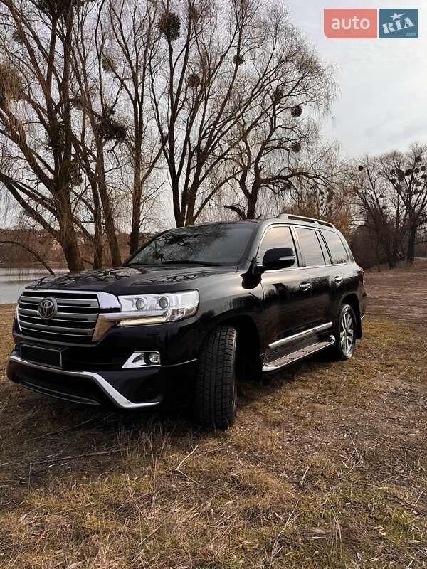 Toyota Land cruiser (2018)