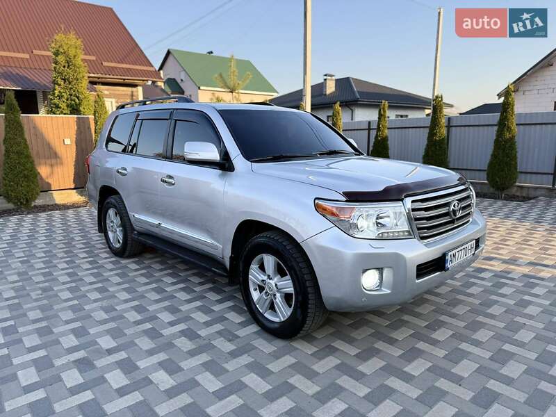 Toyota Land cruiser (2012)