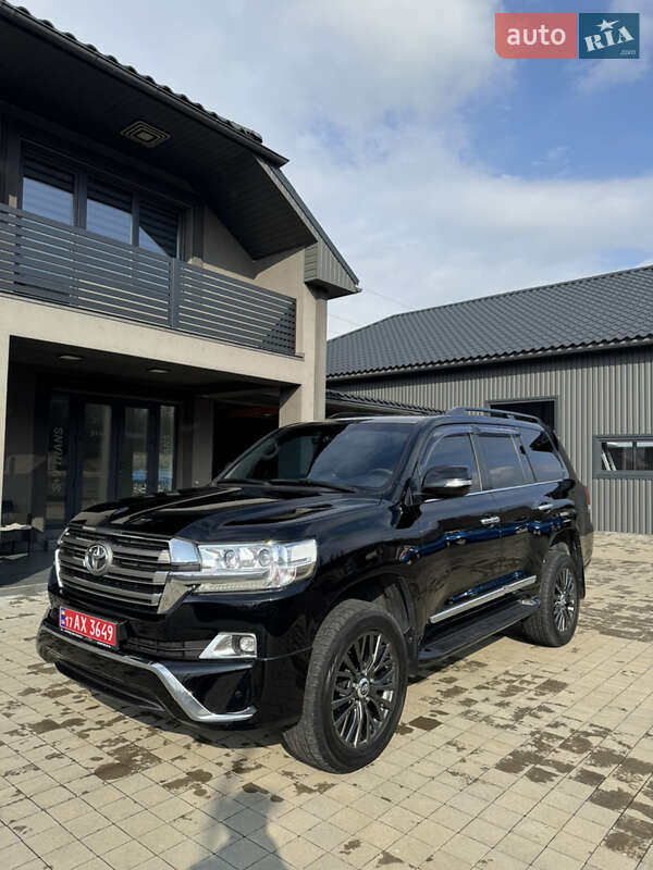 Toyota Land cruiser (2020)