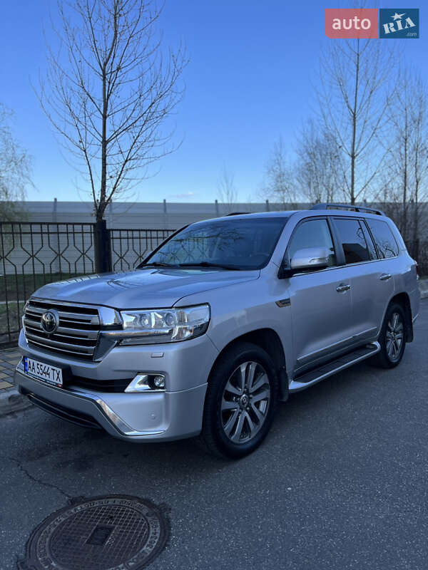 Toyota Land cruiser (2018)