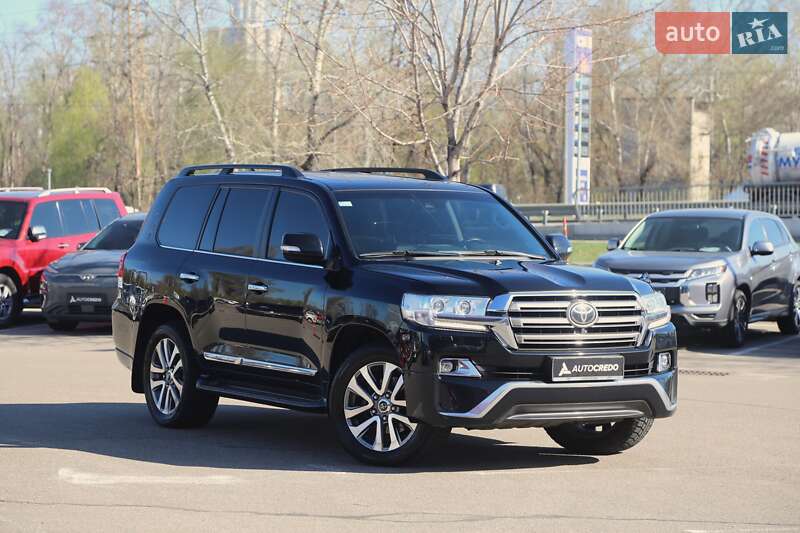 Toyota Land cruiser (2018)