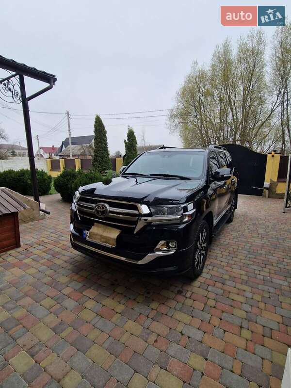 Toyota Land cruiser (2019)