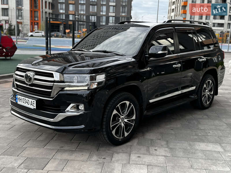 Toyota Land cruiser (2020)