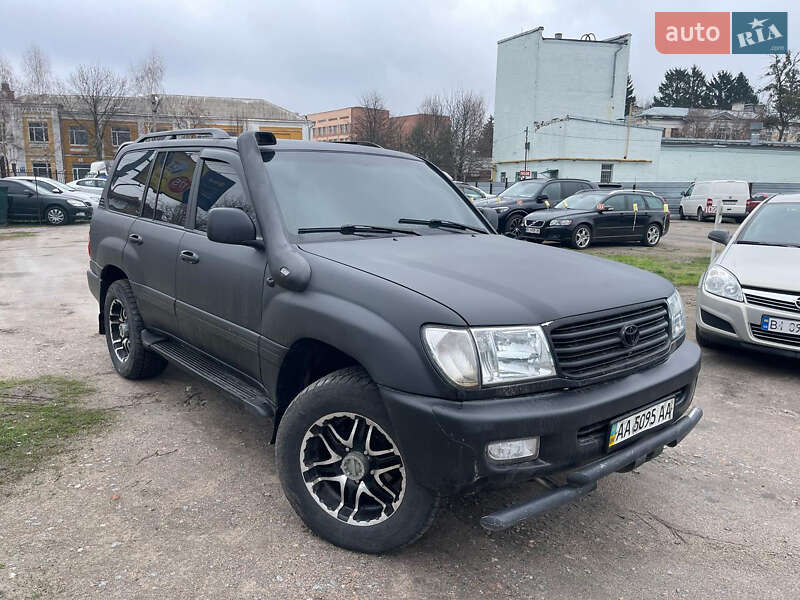 Toyota Land cruiser (2000)