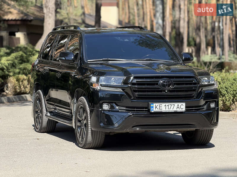 Toyota Land cruiser (2017)
