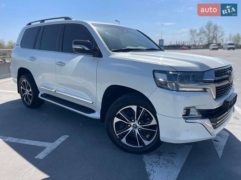 Toyota Land cruiser (2020)