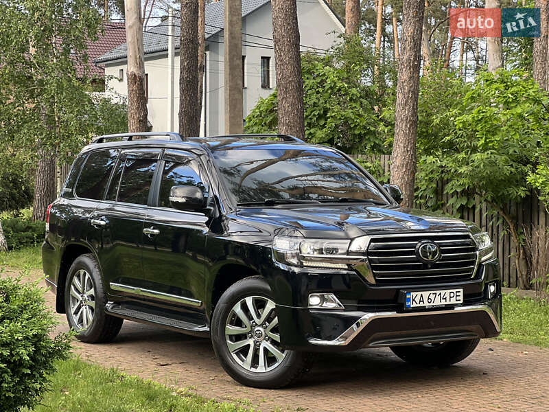 Toyota Land cruiser (2017)