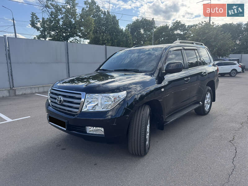 Toyota Land cruiser (2011)