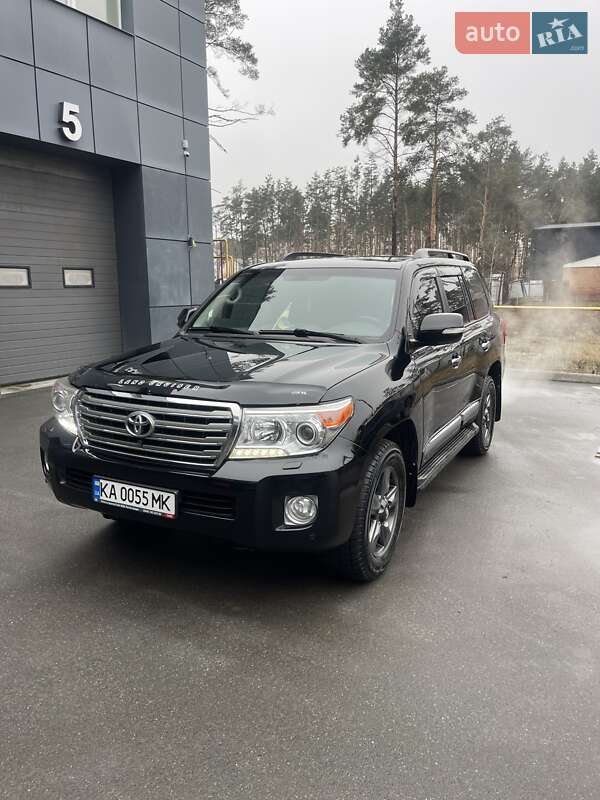 Toyota Land cruiser (2013)