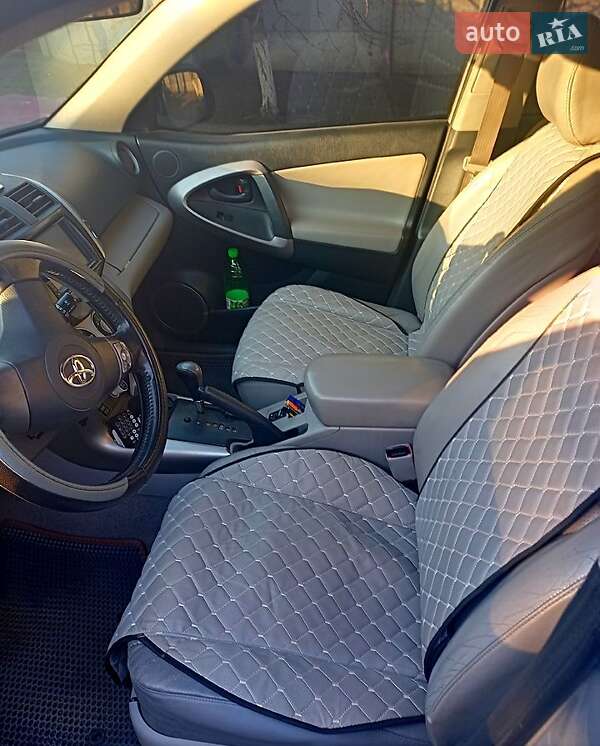 Toyota Rav4 (2006)
