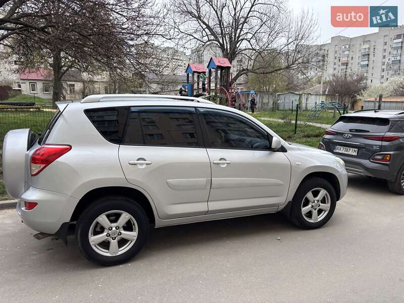 Toyota Rav4 (2006)