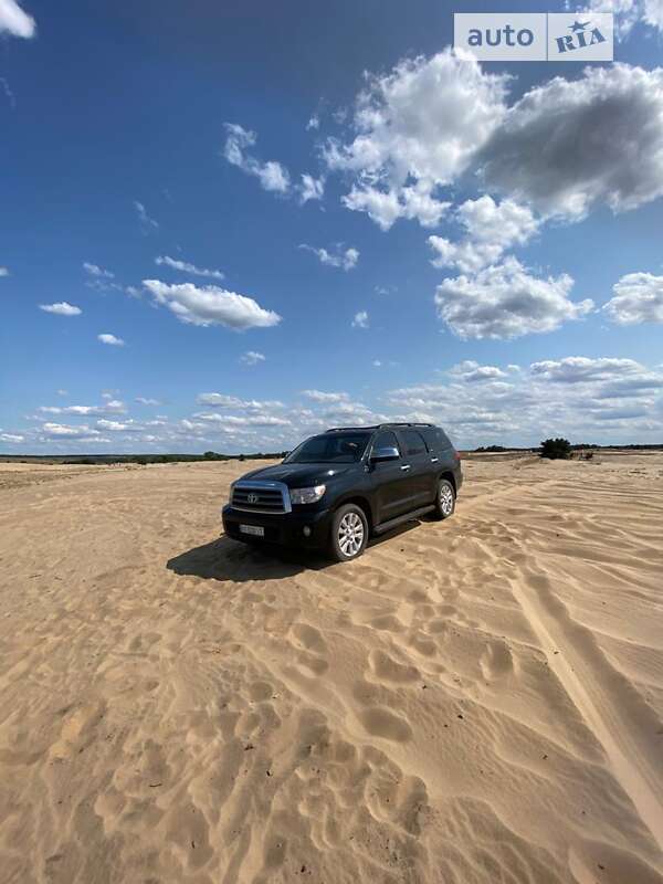 Toyota Sequoia (2017)