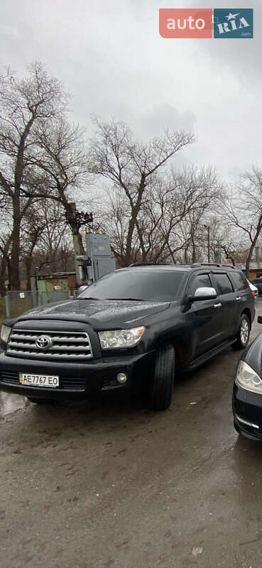 Toyota Sequoia (2008)