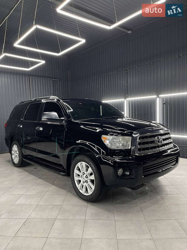Toyota Sequoia (2008)