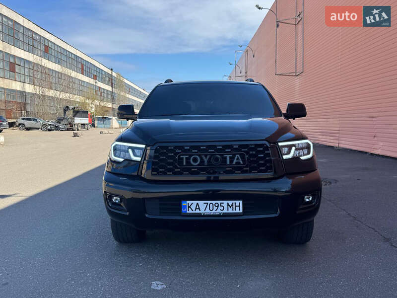 Toyota Sequoia (2008)