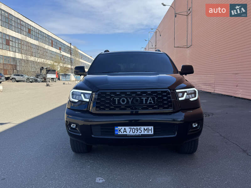 Toyota Sequoia (2008)