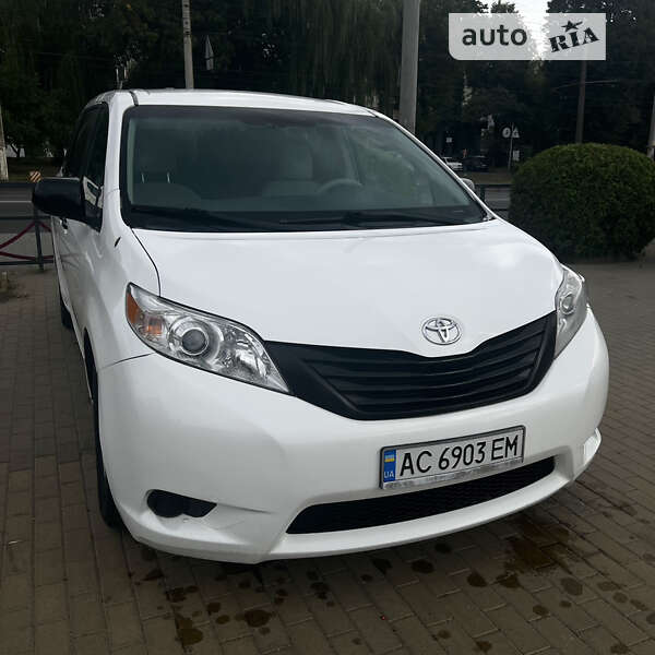 Toyota Sienna (2010)