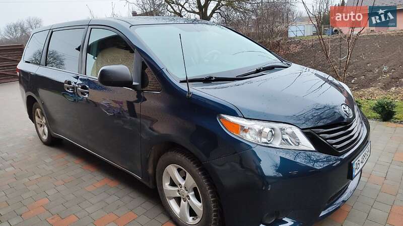 Toyota Sienna (2010)