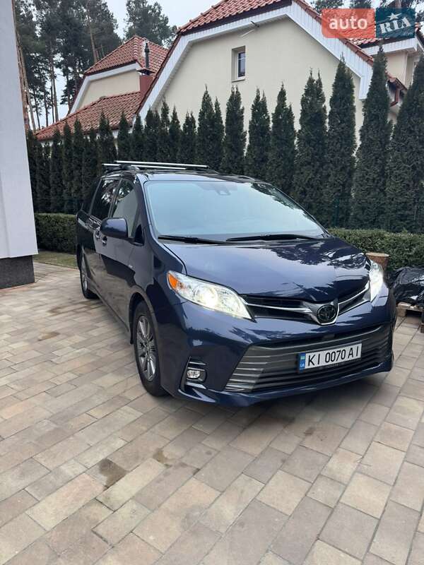 Toyota Sienna (2019)