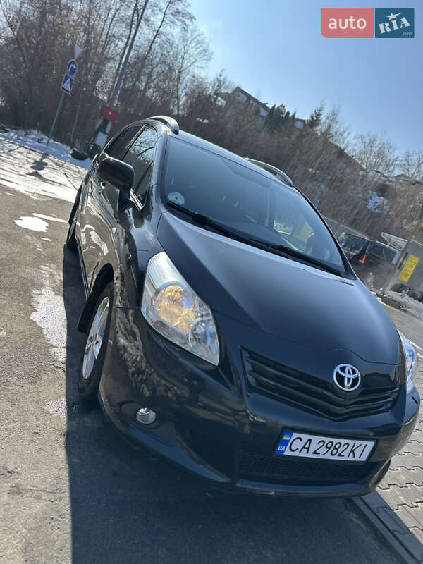 Toyota Verso (2010)
