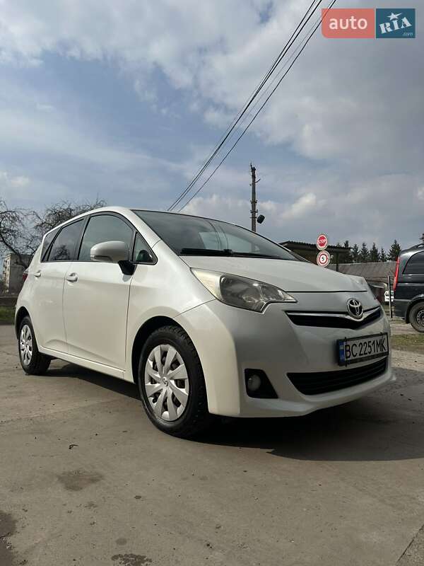 Toyota Verso (2011)
