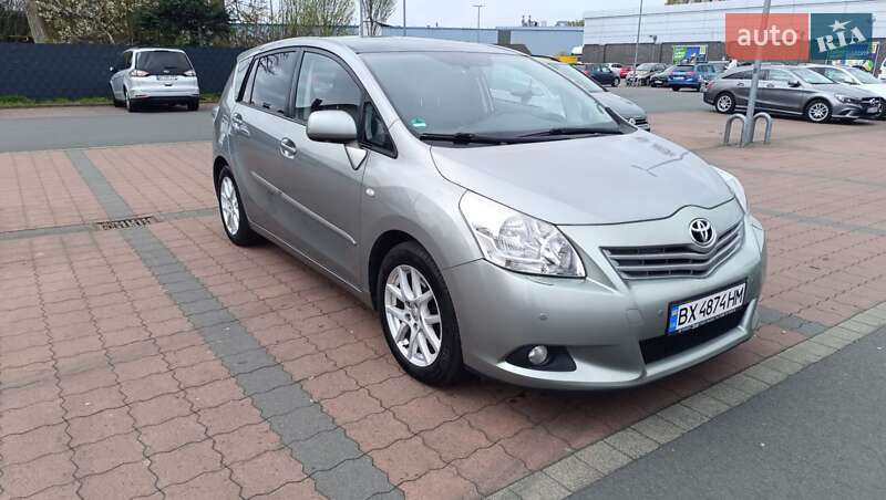 Toyota Verso (2012)