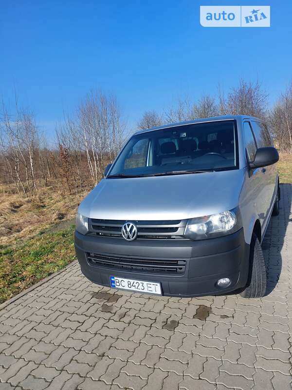 Volkswagen Caravelle (2013)