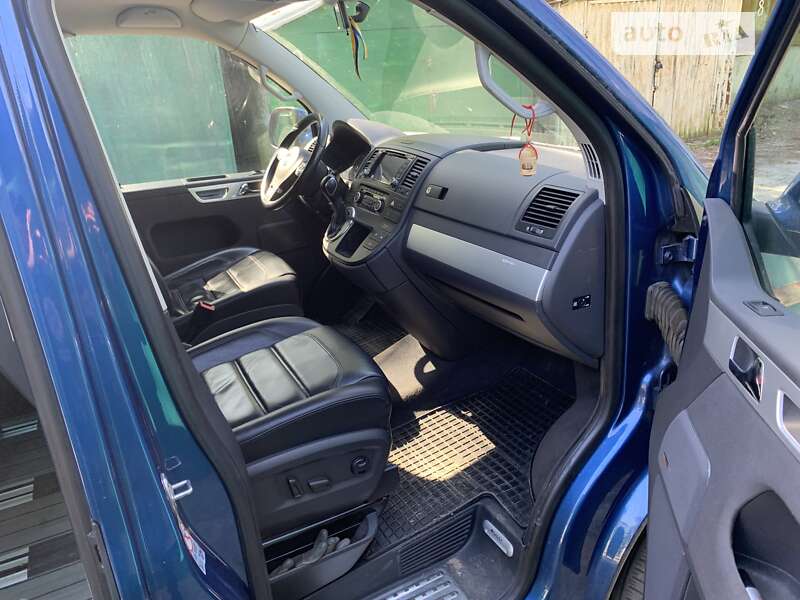 Volkswagen Caravelle (2014)