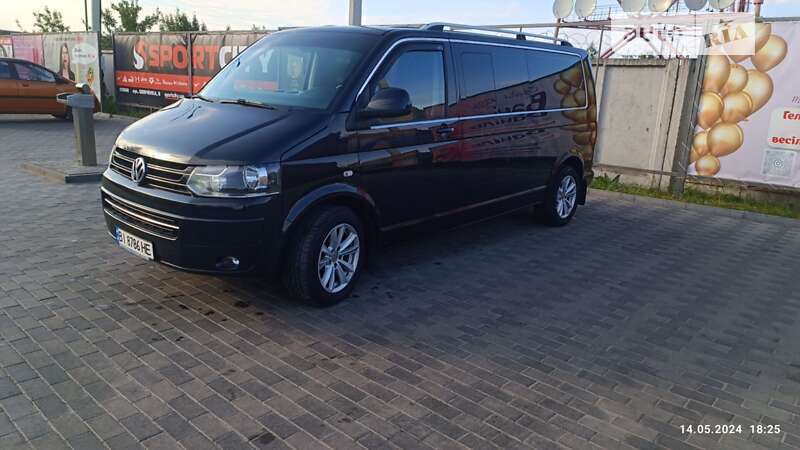 Volkswagen Caravelle (2013)
